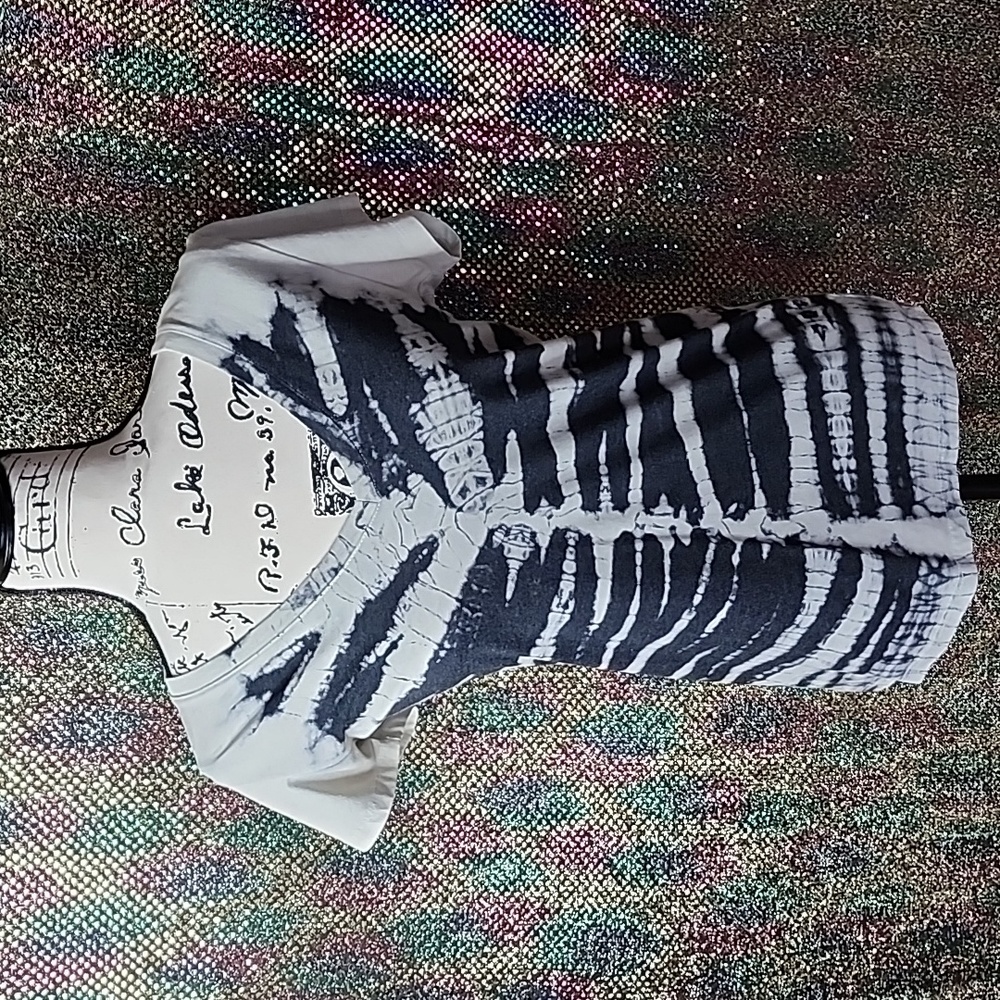 First Love Tie dye V-Neck